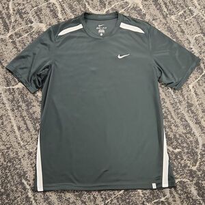 Nike Dri Fit Shirt L